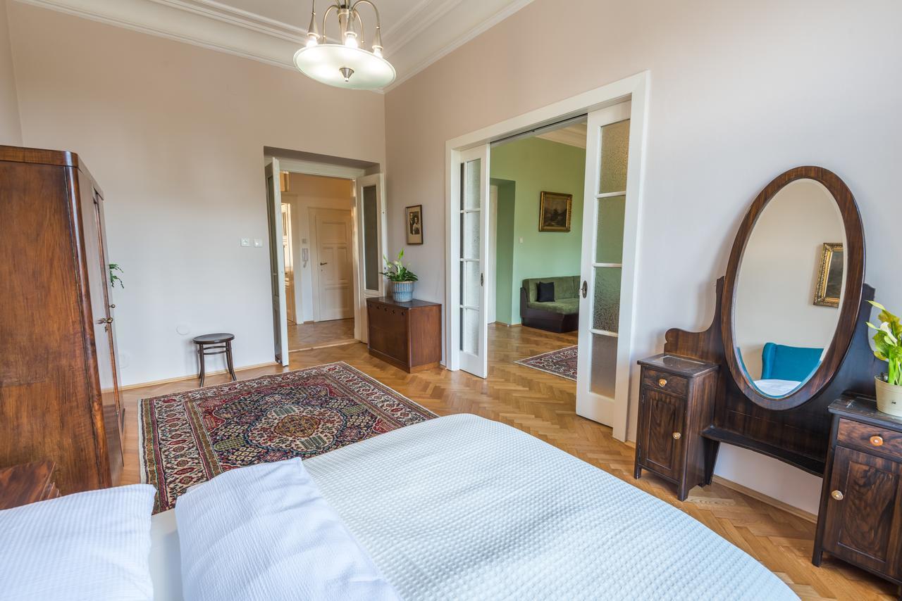 Riverside Apartment With A Balcony Prague Luaran gambar